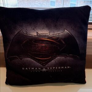 Batman v Superman Throw Pillow Set